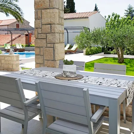 Apartment Diana - New Heated Pool Bol