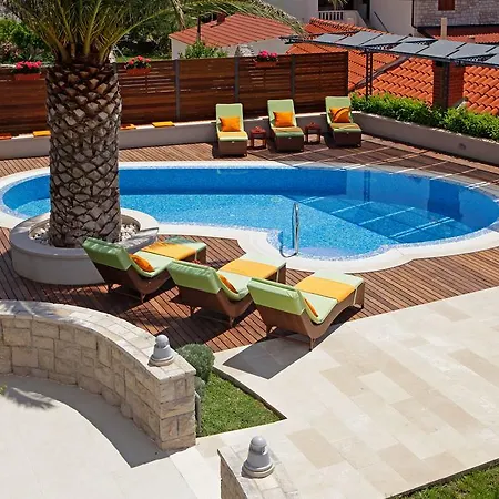 Apartment Diana - New Heated Pool Bol